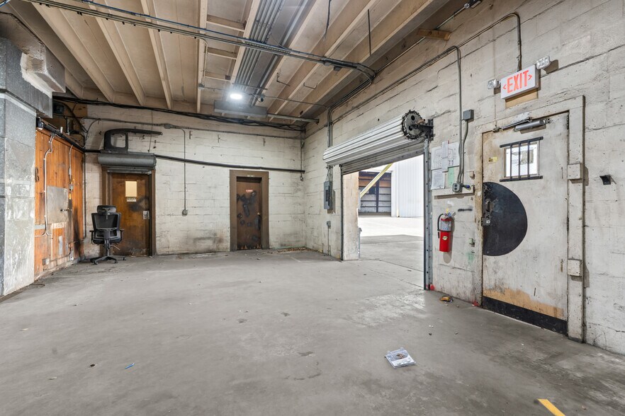 More Photos Of 1118 N Magnolia Ave, Ocala Warehouse For Sale