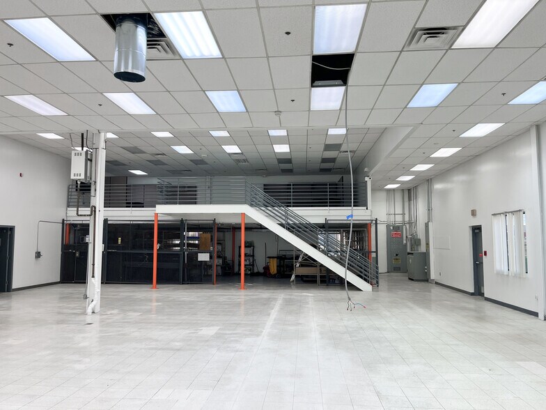 More Photos Of 101 Electronics Blvd SW, Huntsville Industrial For Lease