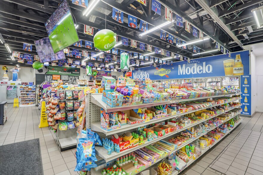 More Photos Of 1045 N 24th St, Phoenix Service Station For Sale