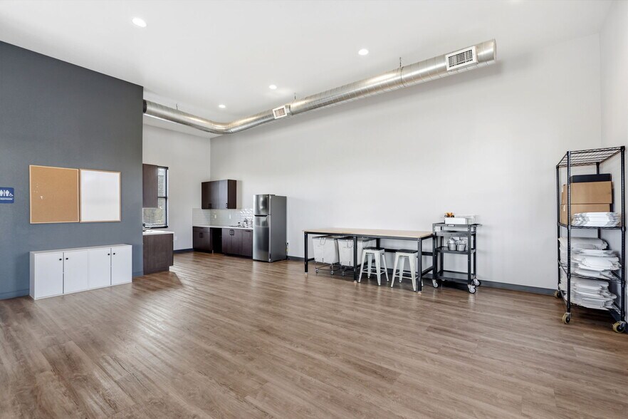 More Photos Of 1918 Jessup Dr, Fort Collins Flex For Lease