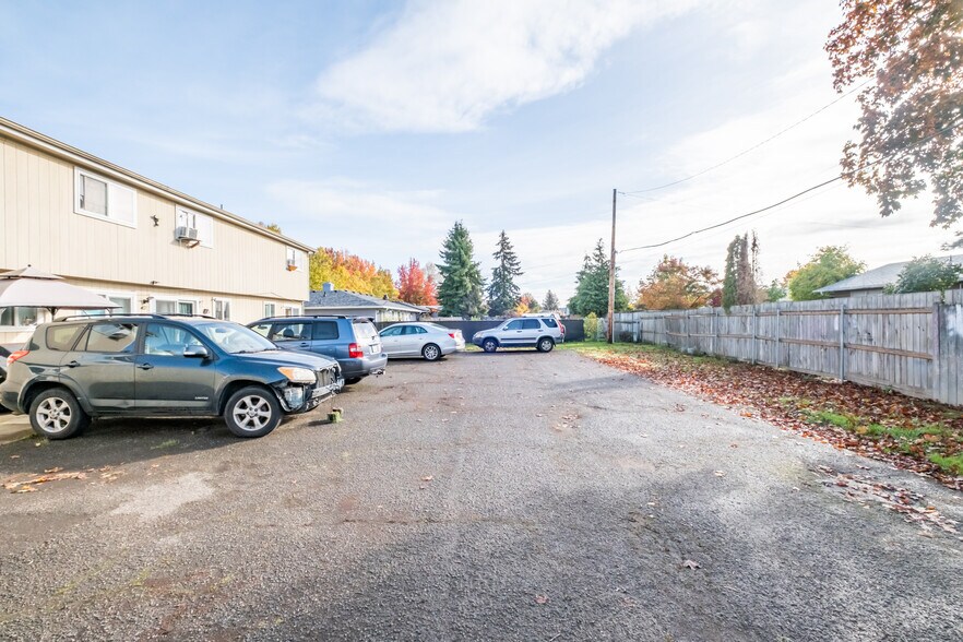 More Photos Of 530-536 34th Ave SE, Albany Apartments For Sale