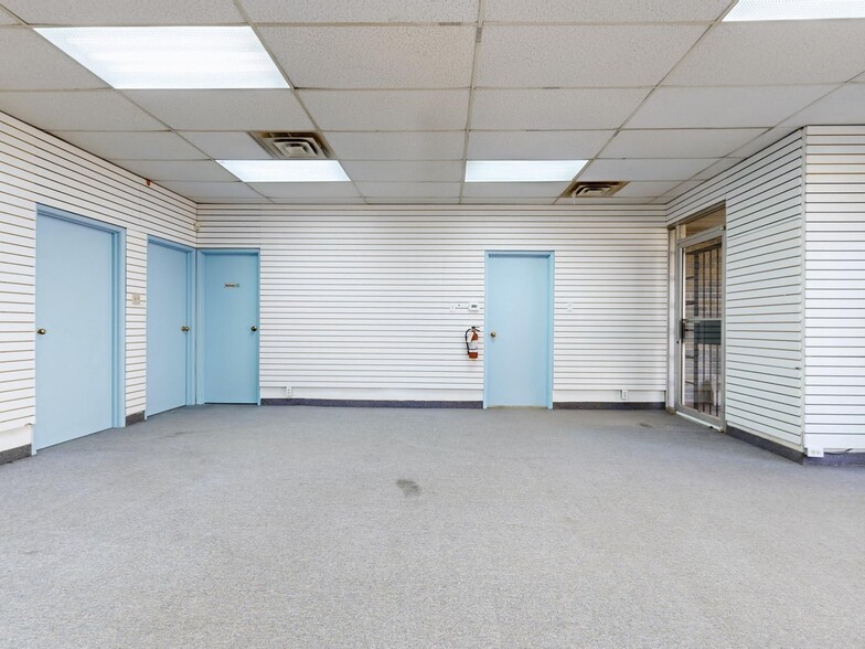 More Photos Of 1291 Matheson Blvd E, Mississauga Warehouse For Sale