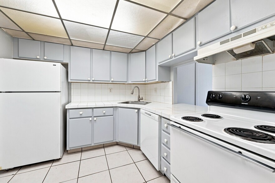 More Photos Of 2725 Coconut Bay Ln, Sarasota Apartments For Sale