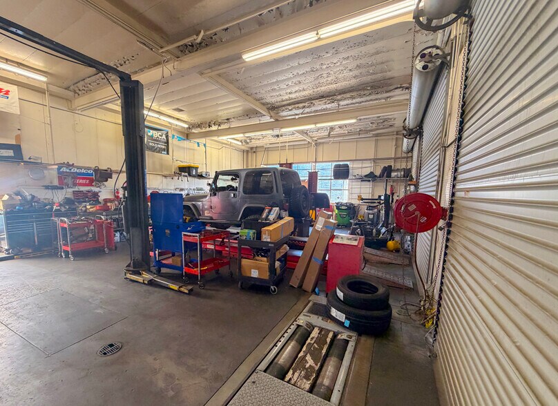 More Photos Of 1780 Clark Ave, Long Beach Auto Repair For Sale