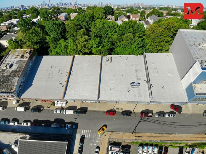 More Photos Of 2566 Borough Pl, Woodside General Retail For Lease