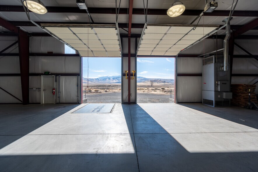 More Photos Of 93696 Highway 70, Chilcoot Warehouse For Lease