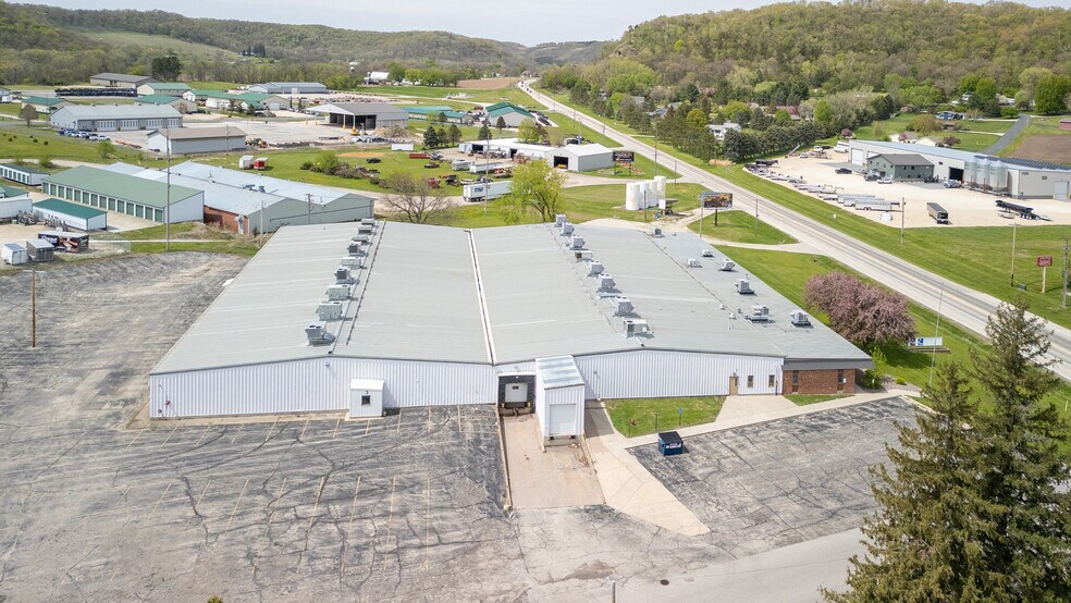 More Photos Of 901 Home St, Rushford Manufacturing For Sale