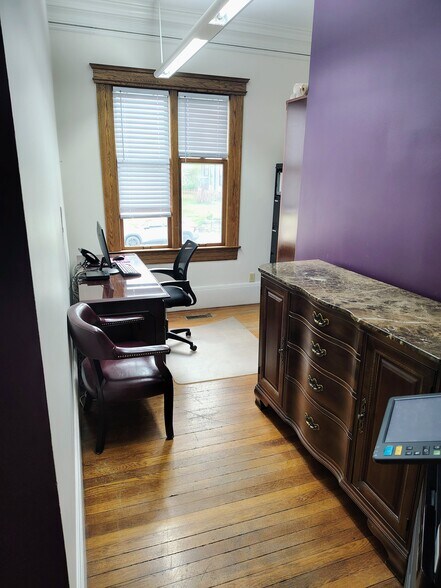 More Photos Of 1337 Virginia St, Charleston Office For Sale
