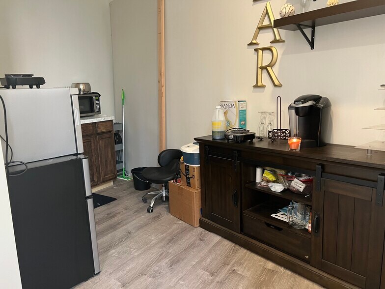 More Photos Of 226 N Liberty St, Baltimore Storefront Retail Residential For Sale