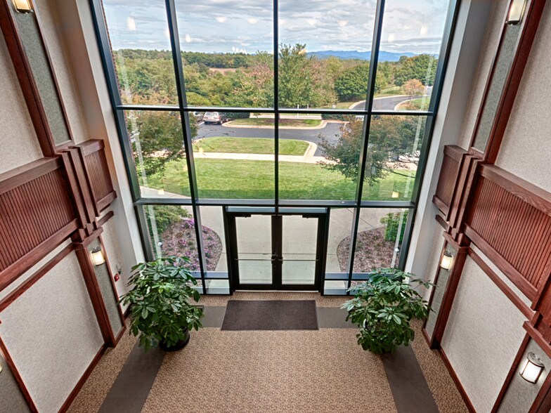 More Photos Of 1200 Ridgefield Blvd, Asheville Office For Lease