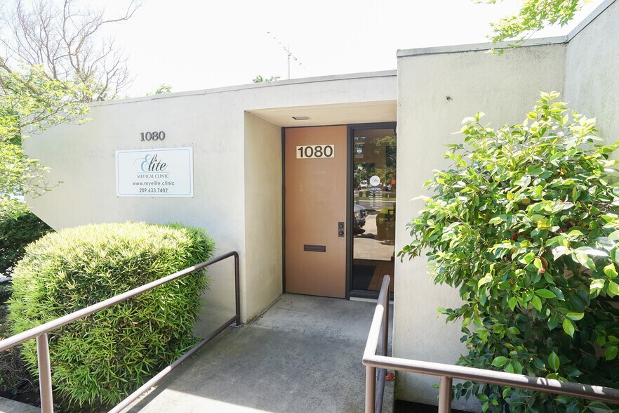 Primary Photo Of 1060-1080 Delbon Ave, Turlock Medical For Sale