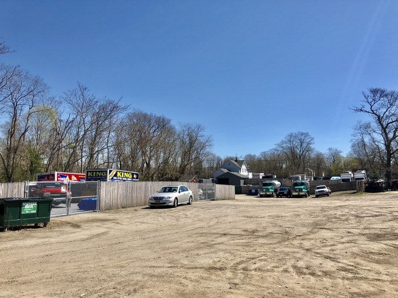 More Photos Of 96-122 Railroad Ave, Center Moriches Freestanding For Sale