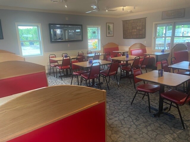 More Photos Of 2079 Spruce St, Ranier Restaurant For Sale