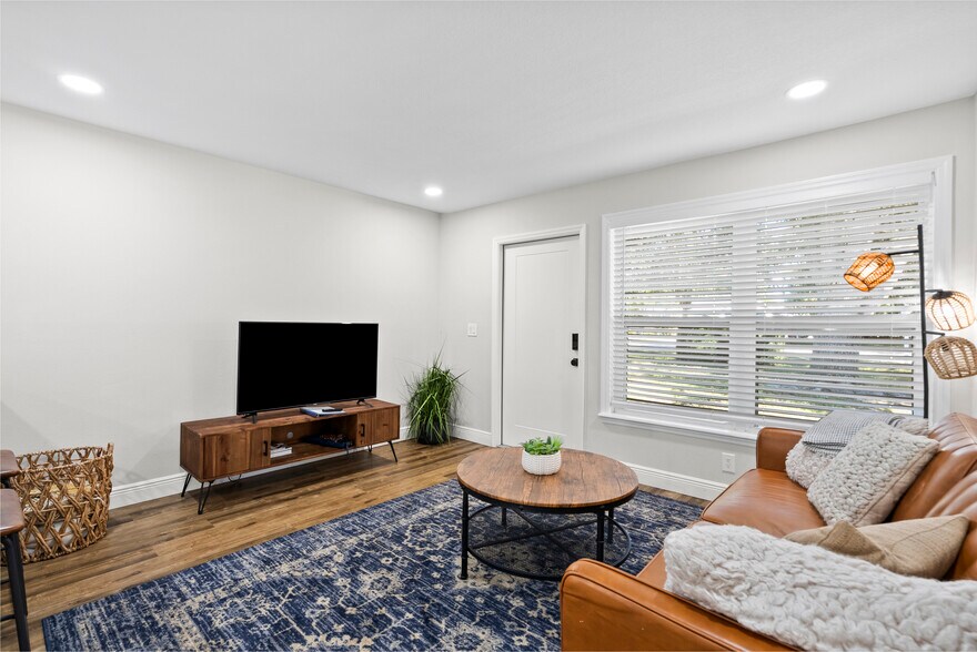 More Photos Of 2456 SW Hideaway Ln, Stuart Apartments For Sale