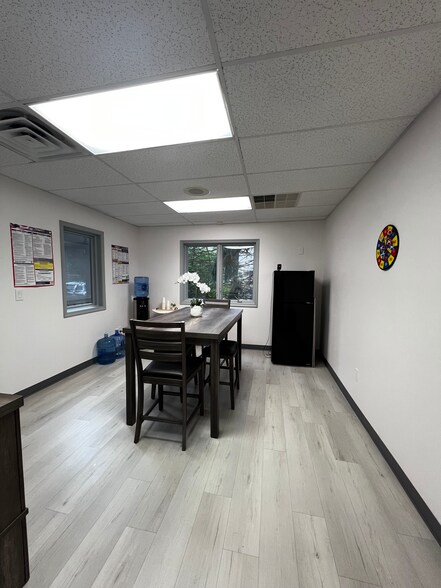 More Photos Of 171 Green Meadows Dr S, Lewis Center Office Residential For Sale