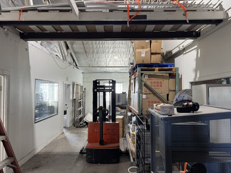 More Photos Of 1744 W 166th St, Gardena Manufacturing For Sale