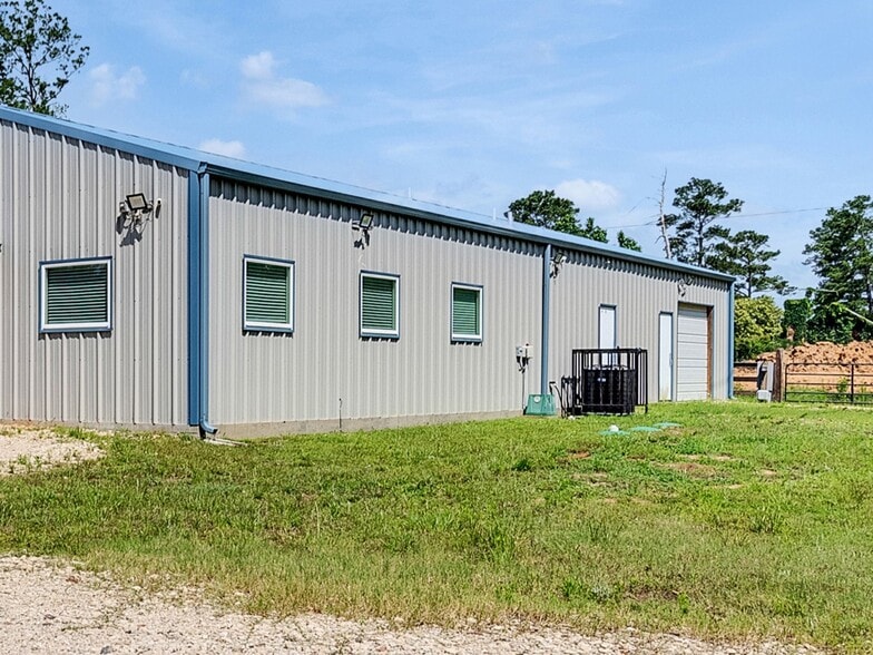 More Photos Of 11395 FM 2432 Rd, Willis Light Manufacturing For Sale