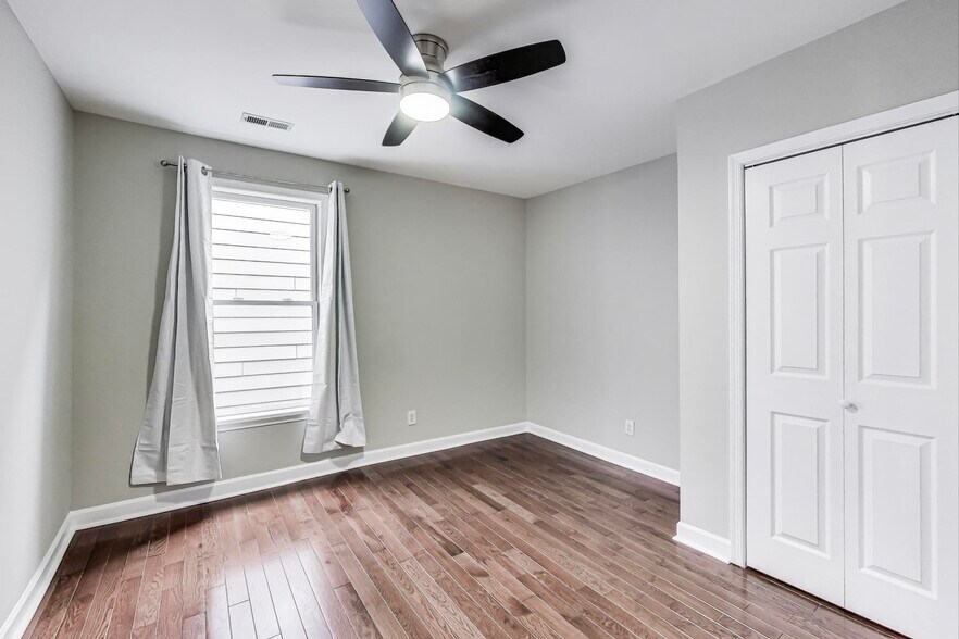 More Photos Of 212 Elm St NW, Washington Apartments For Sale