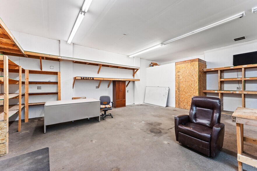 More Photos Of 5680 Central Ave, Portage Warehouse For Lease