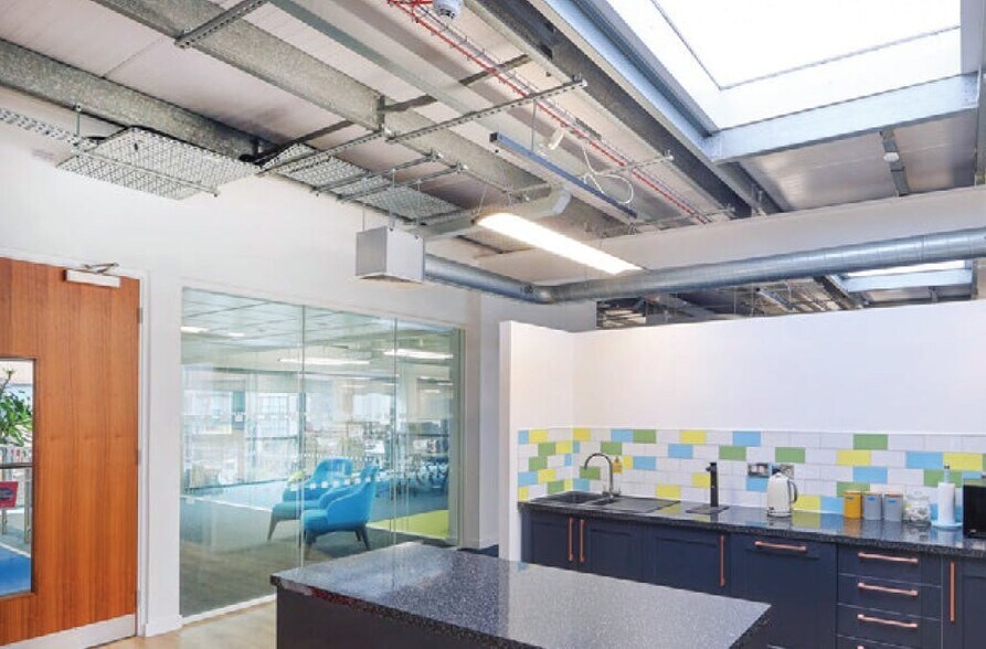 More Photos Of 145 London Rd, Kingston Upon Thames Office For Lease