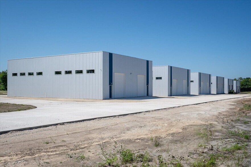 More Photos Of 9020 State Highway 21, Trenton Unknown For Lease