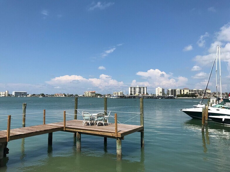 More Photos Of 401 E Shore Dr, Clearwater Beach Hotel For Sale