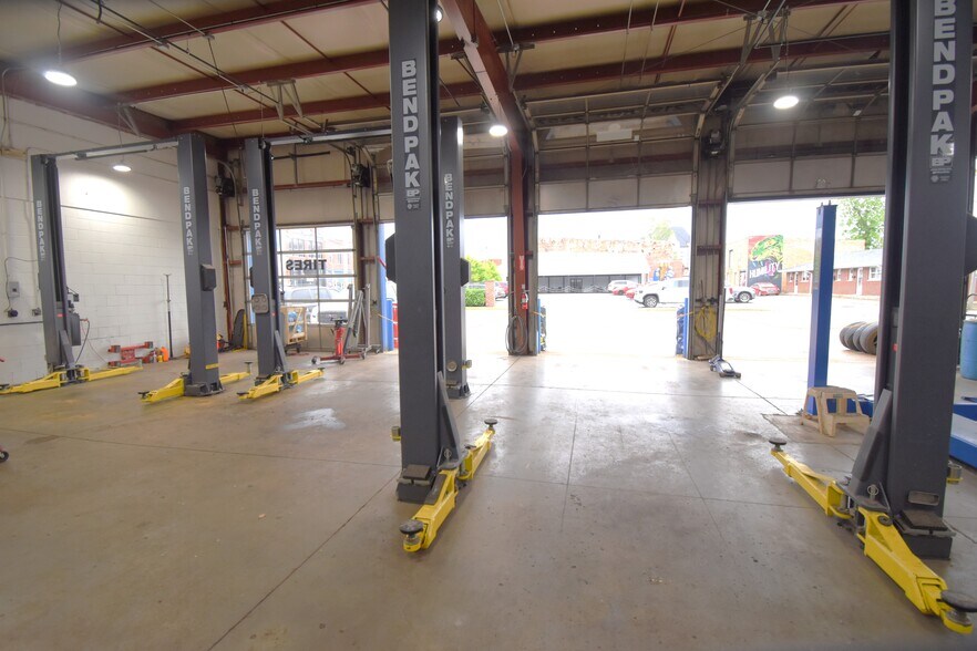 More Photos Of 300 Washington St, Rensselaer Auto Repair For Sale