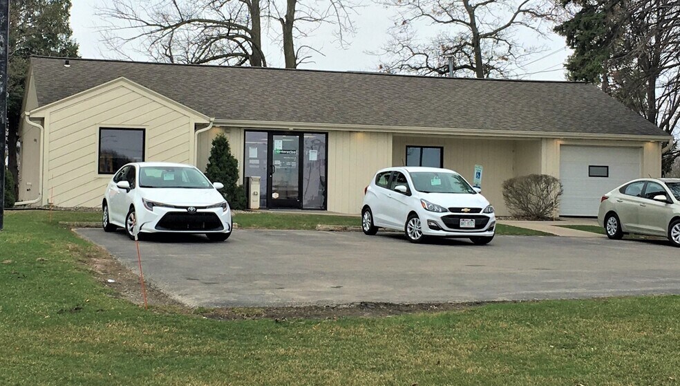 More Photos Of 2260 Main St, Green Bay Storefront Retail Office For Lease