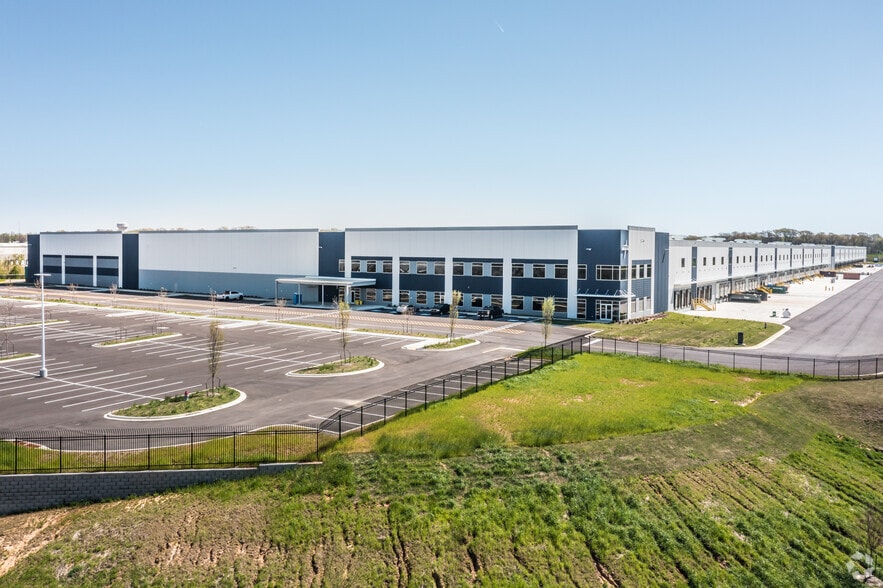 More Photos Of 3446 US 51 Hwy, Southaven Distribution For Lease