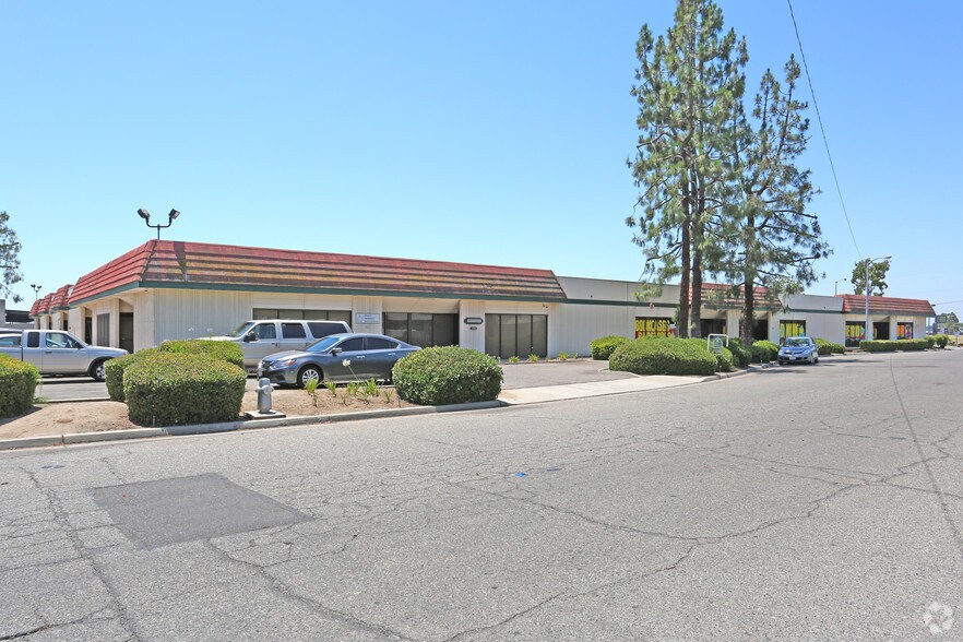More Photos Of 2750 N Clovis Ave, Fresno Warehouse For Lease