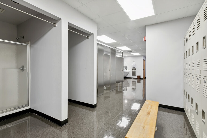 More Photos Of 805 City Center Blvd, Newport News Research And Development For Sale
