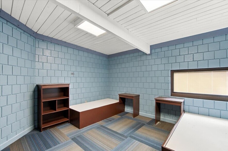 More Photos Of 301 Obetz Rd, Columbus Specialty For Sale