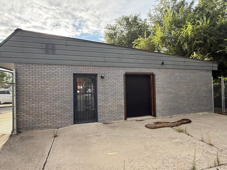 More Photos Of 555 Spring Creek Rd, Montrose General Retail For Sale