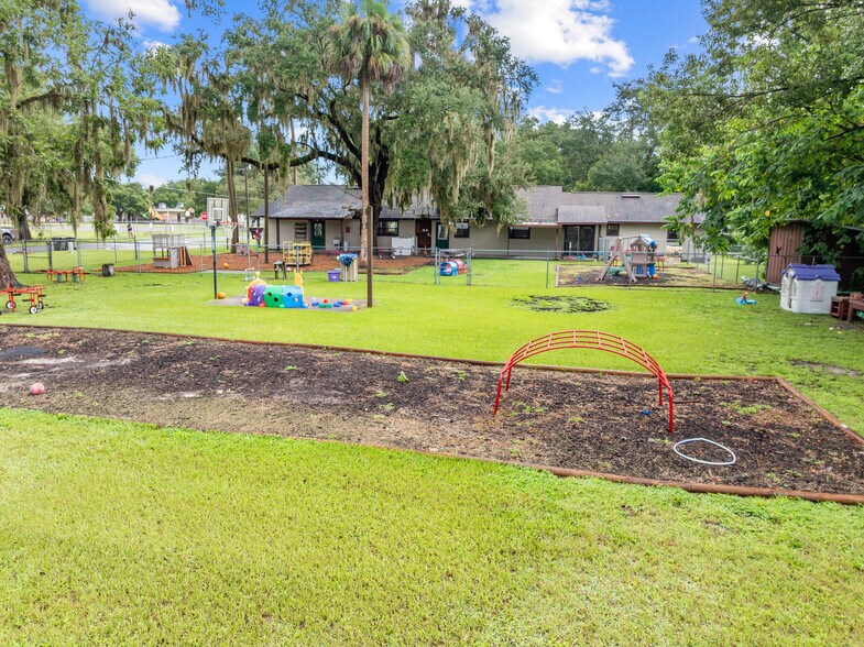 More Photos Of 102 S Highland St, Bushnell Daycare Center For Sale