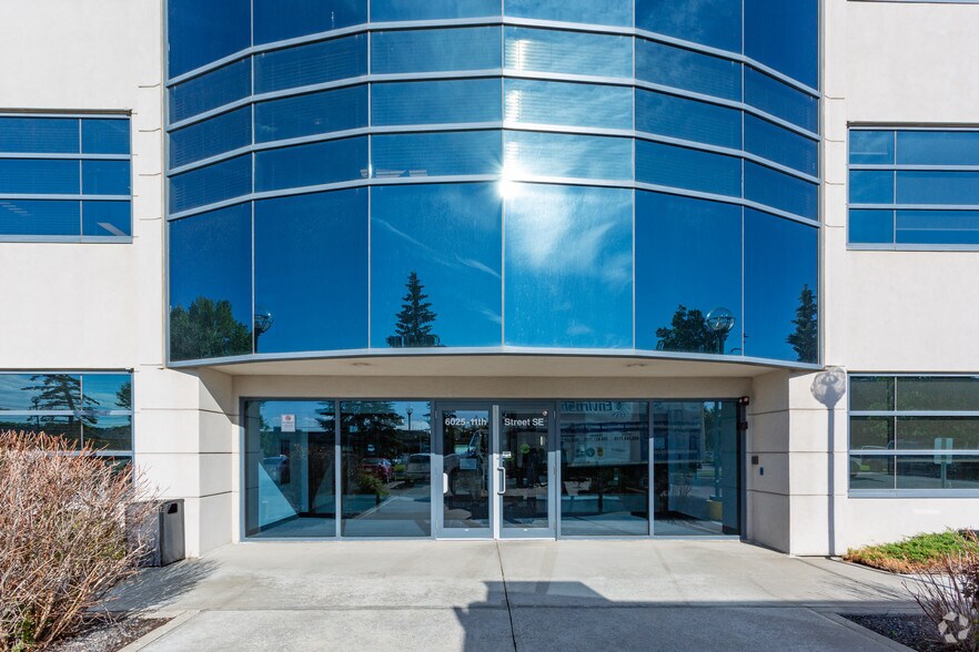 More Photos Of 6025 11th St SE, Calgary Office For Lease