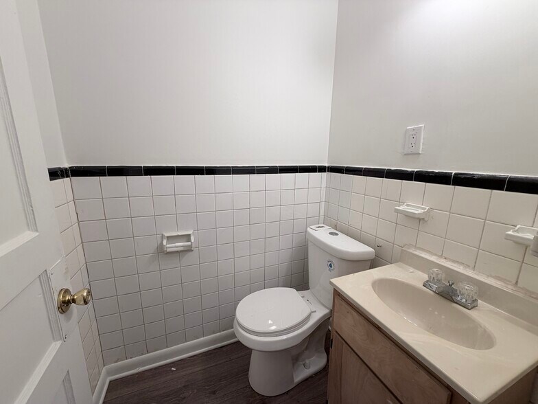 More Photos Of 3614 Park Ave, Memphis General Retail For Sale