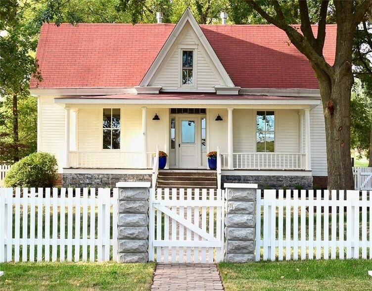 More Photos Of 39070 E Highway 41, Nelson Specialty For Sale