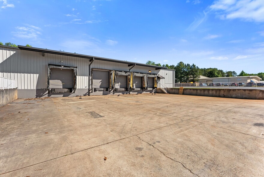More Photos Of 154 Industrial Park Cir, Lawrenceville Warehouse For Lease