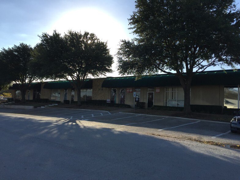 More Photos Of 222 Church St, DeSoto Unknown For Lease