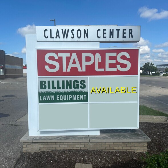 More Photos Of 1077-1255 W 14 Mile Rd, Clawson Storefront For Lease