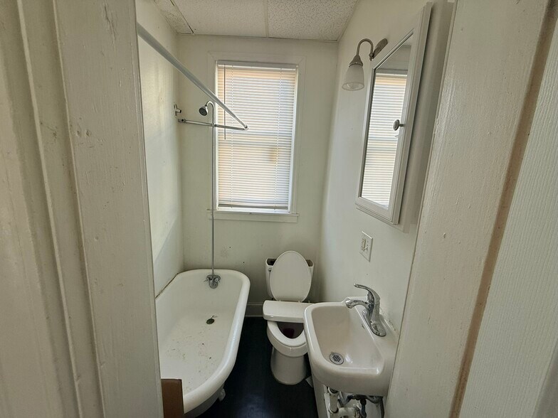 More Photos Of 1762 Cleveland Ave, Norwood Apartments For Sale