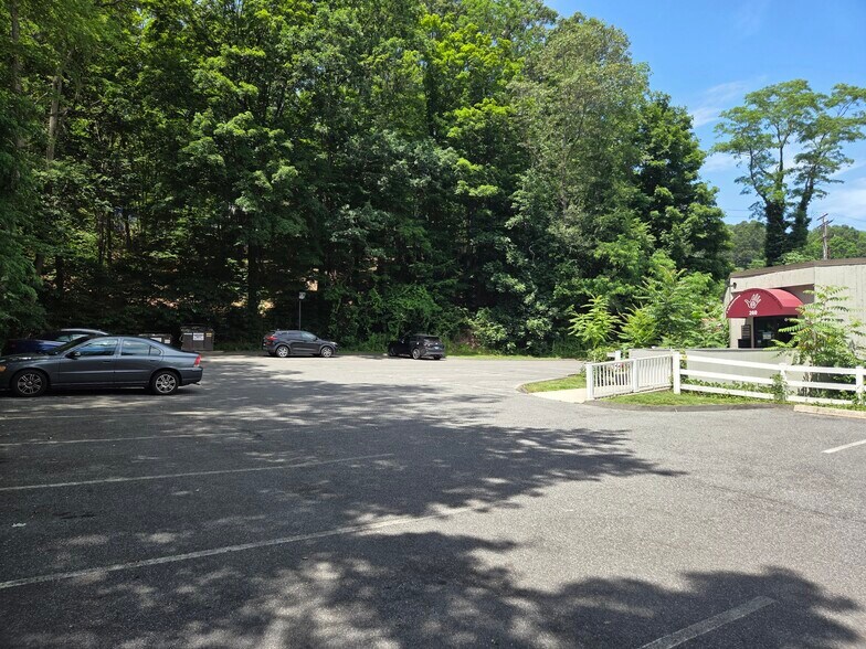 More Photos Of 260 Amity Rd, Woodbridge Medical For Sale