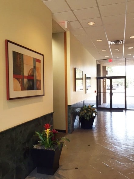 More Photos Of 2161 NW Military Hwy, San Antonio Office For Lease