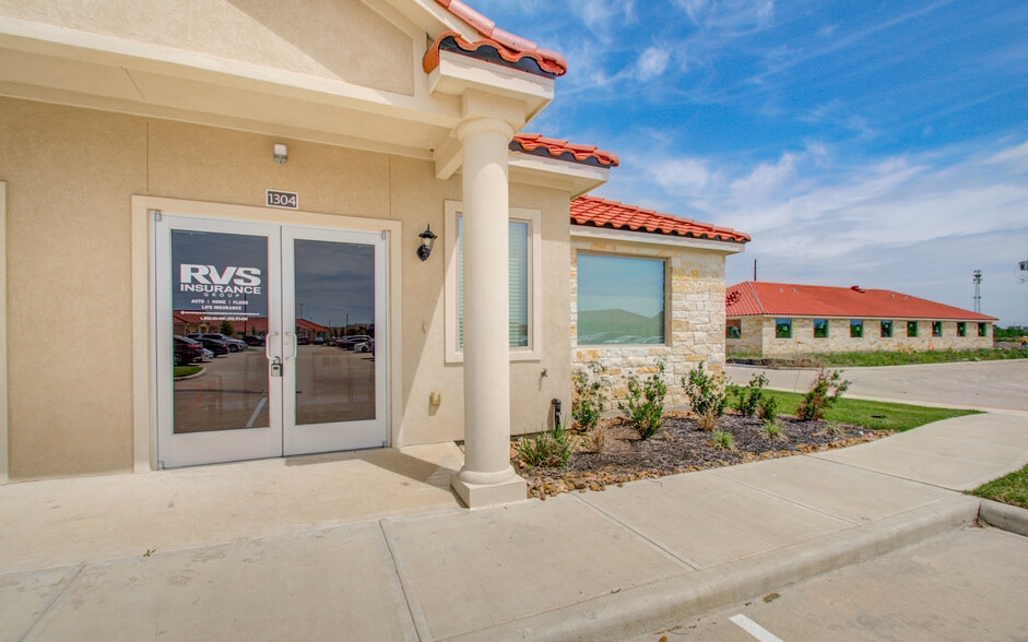 More Photos Of 2743 Smith Ranch Rd, Pearland Coworking Space