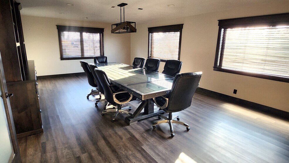 More Photos Of 10157 N Taryne St, Hayden Warehouse For Lease