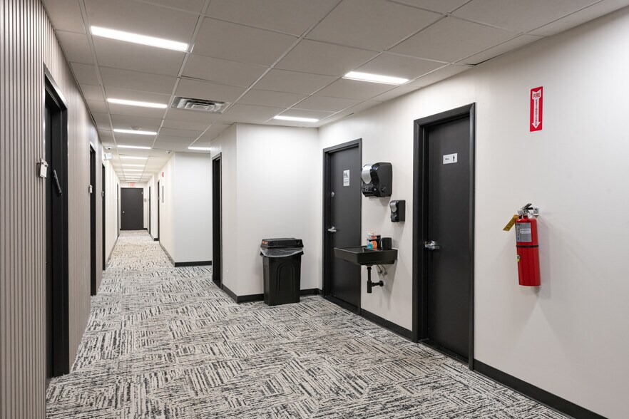 More Photos Of 501 Chestnut Ridge Rd, Spring Valley Office For Lease