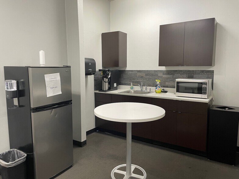 More Photos Of 126 S Sheridan St, Spokane Warehouse For Lease