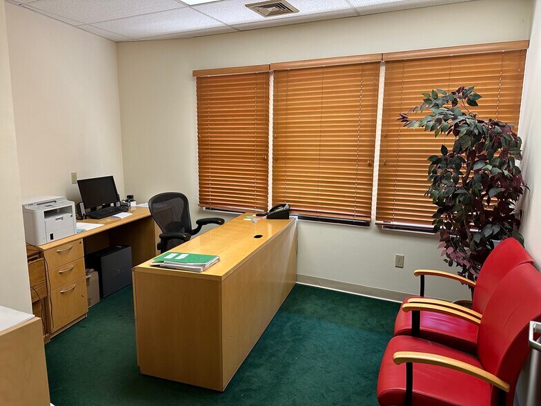 More Photos Of 8-10 Byington Pl, Norwalk Medical For Lease