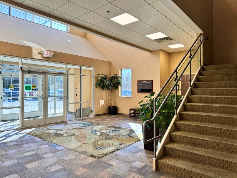 More Photos Of 10967 Allisonville Rd, Fishers Medical For Lease