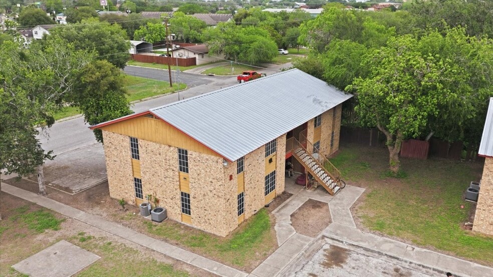More Photos Of 600 E Crockett St, Beeville Apartments For Sale